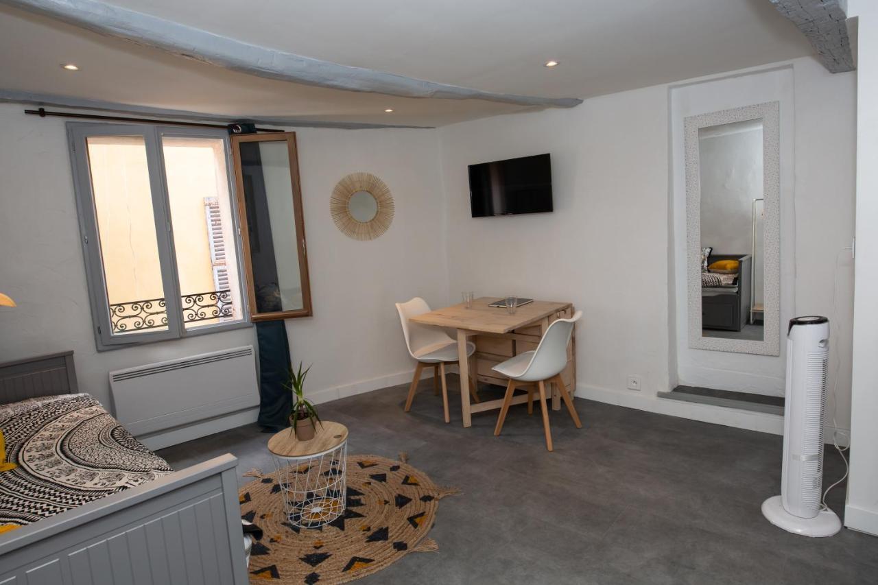 Studio Cosy Dans Centre Historique Avec Parking Appartamento Grasse Esterno foto